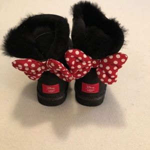 Disney Uggs size 8 NWOB PRICE FIRM